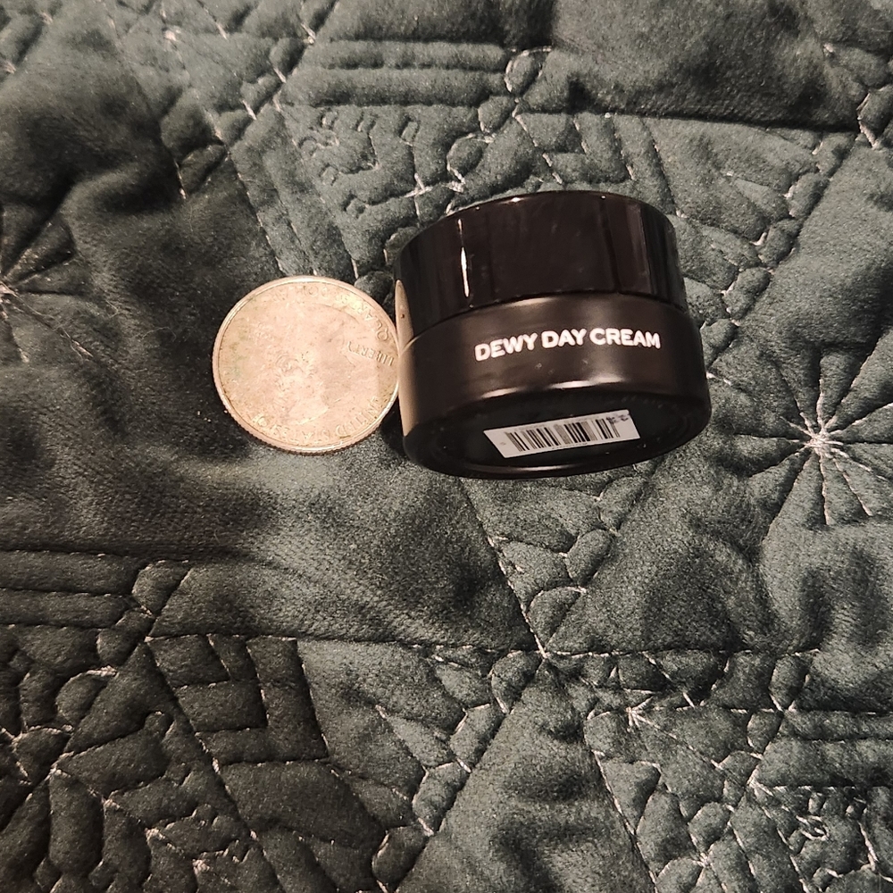 Dime dewy day cream